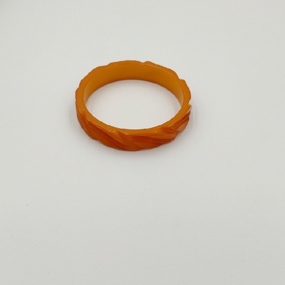 Vintage Carved Bakelite Bangle Bracelet